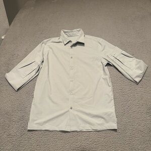 Vuori Long Sleeve Manhattan Button Down Color Sky Gray V1025 Size Small